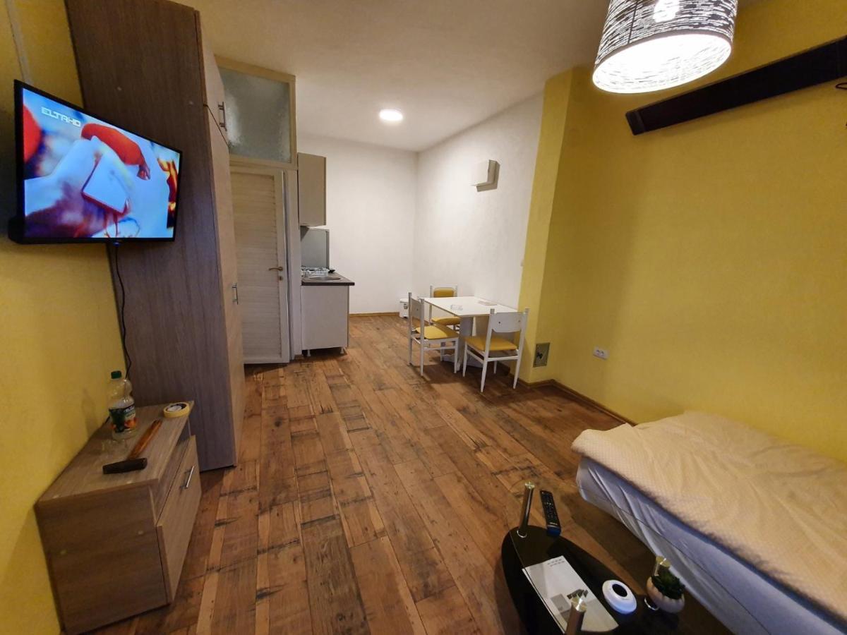 Apartmani Sarti באניה לוקה מראה חיצוני תמונה